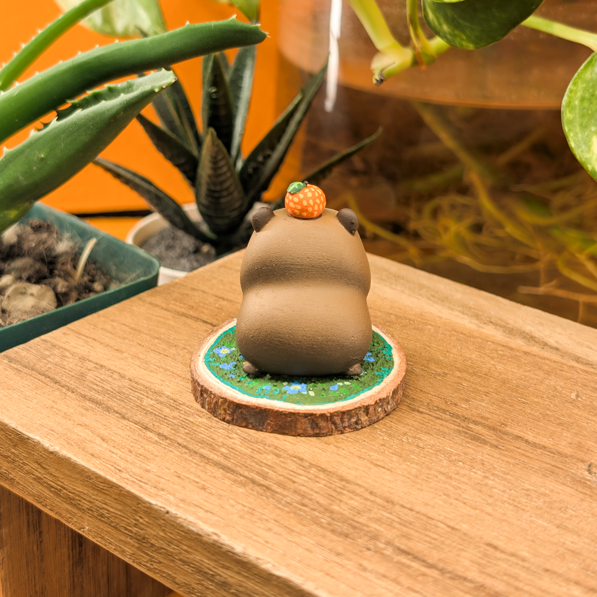 Capy Orange · Micro Diorama